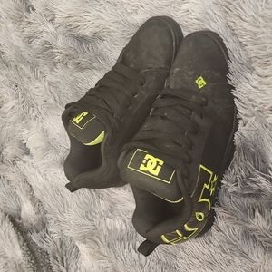 DC court graffik skate shoes sz 13